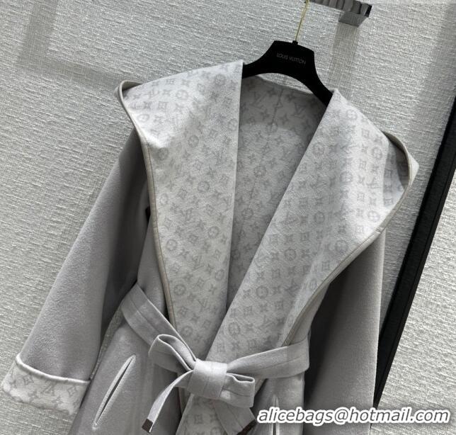 Most Popular Louis Vuitton FLIGHT MODE Reversible Signature Hooded Wrap Coat 1AC02P Grey 2023