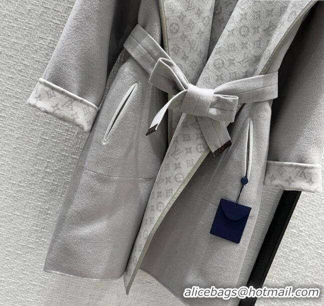 Most Popular Louis Vuitton FLIGHT MODE Reversible Signature Hooded Wrap Coat 1AC02P Grey 2023