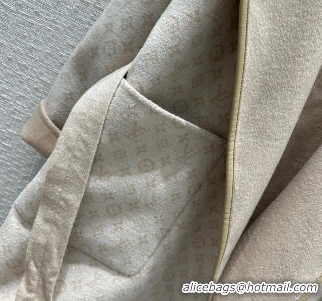 Buy Discount Louis Vuitton FLIGHT MODE Reversible Signature Hooded Wrap Coat 1AC02P Beige 2023