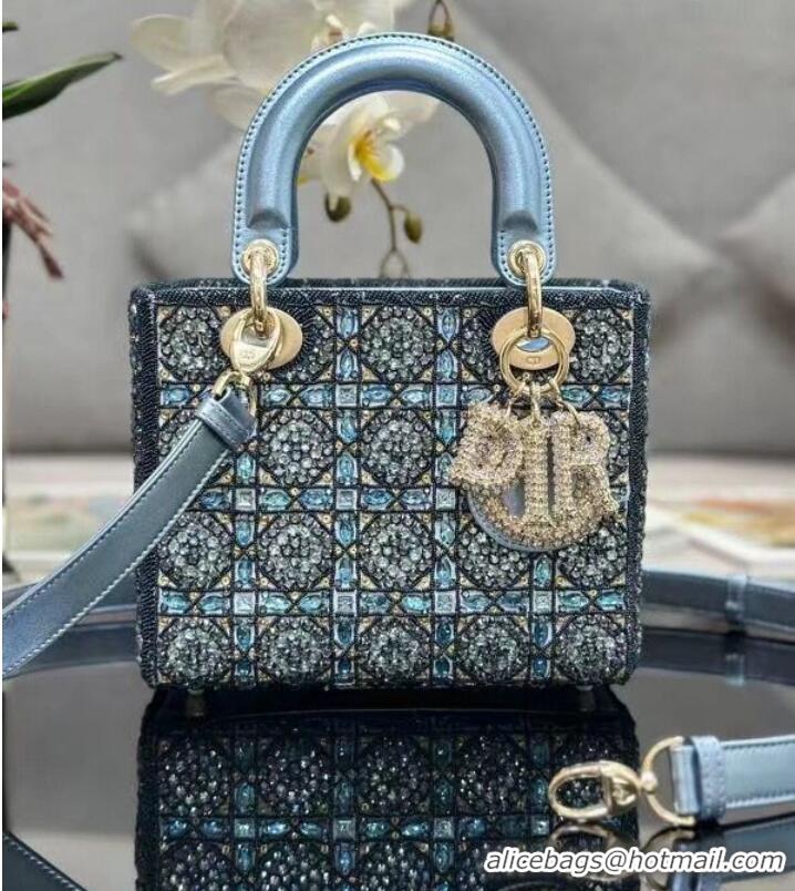 Famous Brand Dior LADY MEDIUM D-LITE BAG Diamond Embroidery M0568O Blue