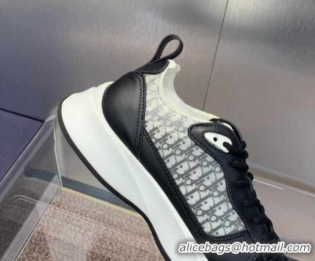 Luxury Dior Men's B25 Runner Sneakers in Smooth Calfskin and Technical Mesh with Dior Oblique Canvas Black 206029