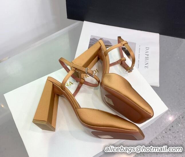 Popular Style Amina Muaddi Charlotte Pumps 9.5cm in Silk Gold 104164