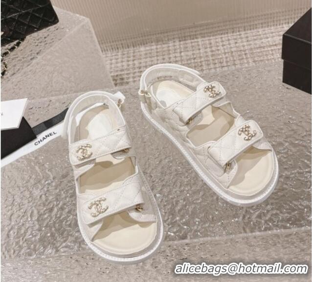 Sumptuous Chanel Grained Calfskin Strap Flat Sandals with Chain CC White 0108053