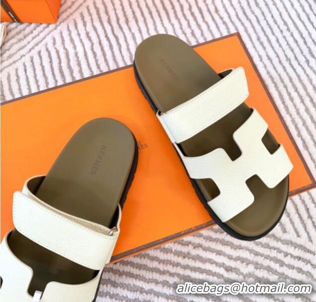 Duplicate Hermes Chypre Flat Sandals in Grained Calfskin White 0104086