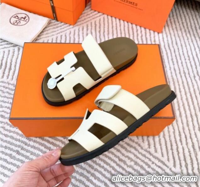 Duplicate Hermes Chypre Flat Sandals in Grained Calfskin White 0104086