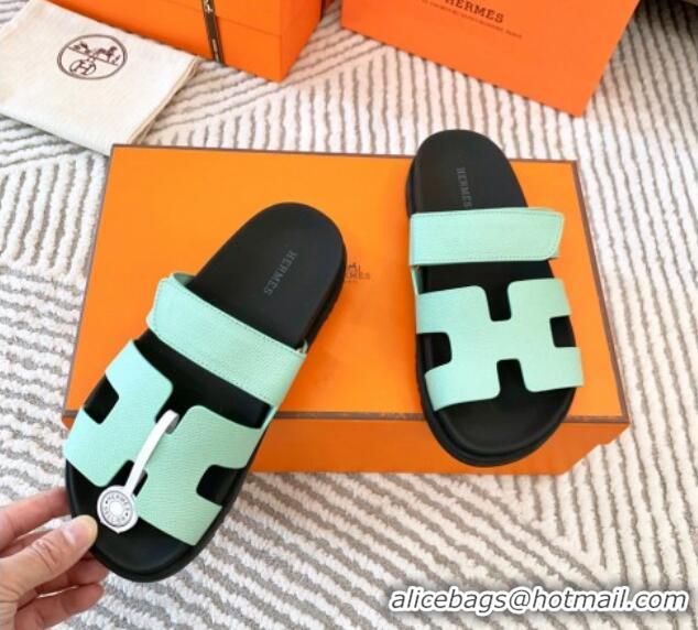 Stylish Hermes Chypre Flat Sandals in Grained Calfskin Light Green 0104087