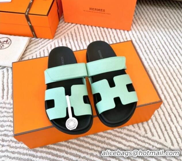 Stylish Hermes Chypre Flat Sandals in Grained Calfskin Light Green 0104087