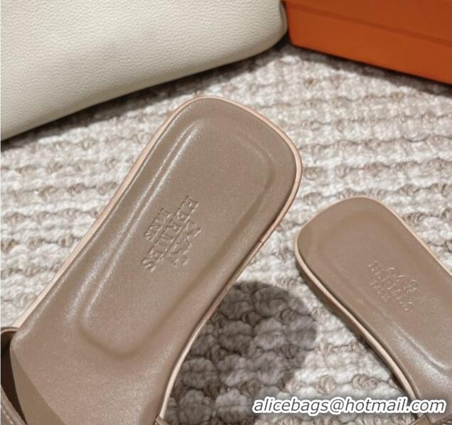 Luxurious Hermes Classic Oran Flat Slide Sandals in Palm Grained Leather Grey 0123045