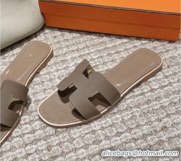 Luxurious Hermes Classic Oran Flat Slide Sandals in Palm Grained Leather Grey 0123045