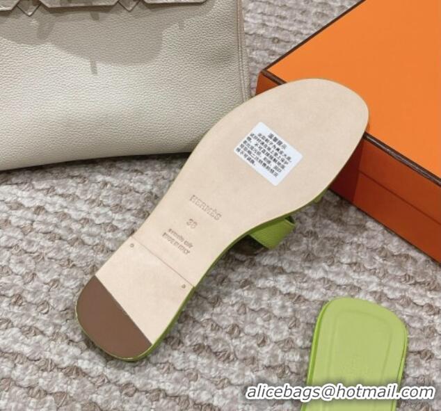 Good Looking Hermes Classic Oran Flat Slide Sandals in Palm Grained Leather Green 0123062