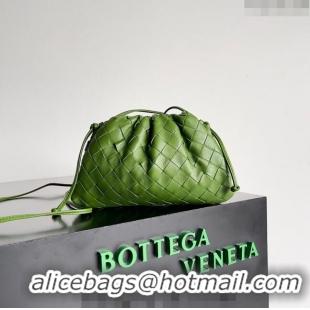 Top Grade Bottega Veneta Mini Pouch Bag in Wide Intrecciato Leather 585852 Green 2023