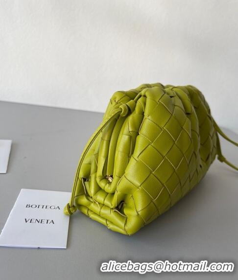 Luxury Discount Bottega Veneta Mini Pouch Bag in Wide Intrecciato Leather 585852 Kiwi Green 2023