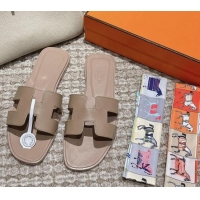 Sumptuous Hermes Classic Oran Flat Slide Sandals in Smooth Leather Grey 0123075