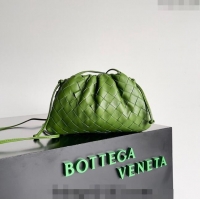 Top Grade Bottega Veneta Mini Pouch Bag in Wide Intrecciato Leather 585852 Green 2023