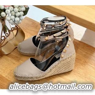 Stylish Valentino Grained Leather Rockstud Wedge Pumps 9.5cm Light Grey 0125078