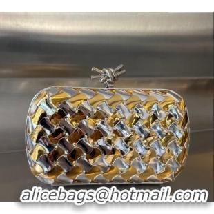 Grade Design Bottega Veneta Knot Clutch in Intreccio lamina bicolor leather 778500 Silver/Gold 2024