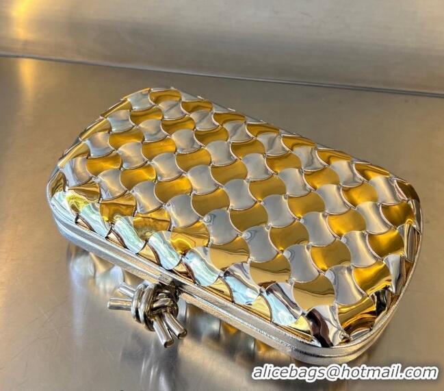 Grade Design Bottega Veneta Knot Clutch in Intreccio lamina bicolor leather 778500 Silver/Gold 2024