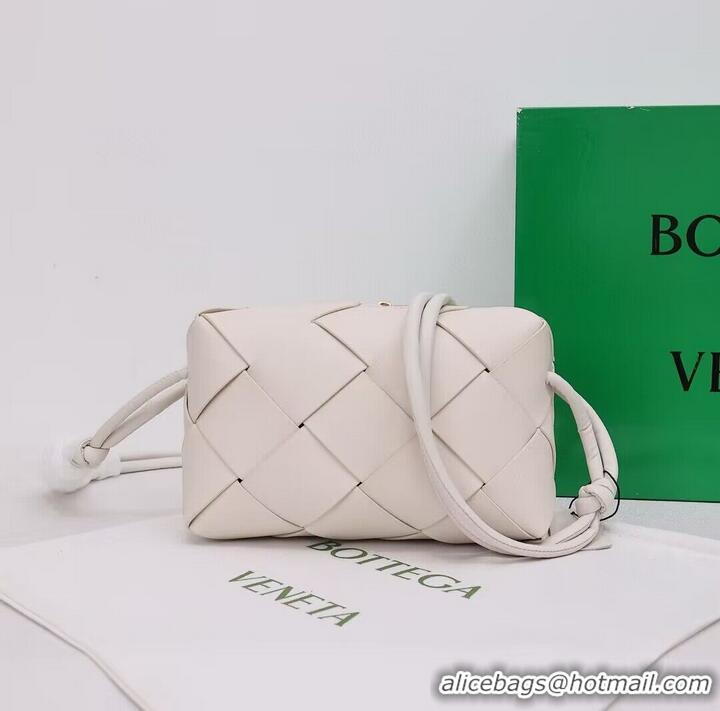 Buy Inexpensive Bottega Veneta Small Cassette Camera Bag 709417 White