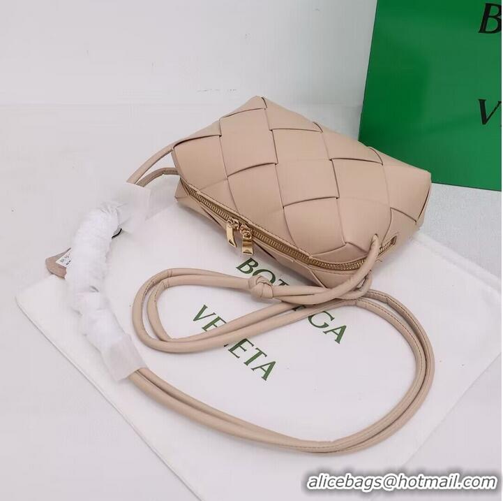 Grade Design Bottega Veneta Small Cassette Camera Bag 709417 Cream