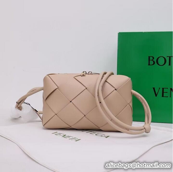 Grade Design Bottega Veneta Small Cassette Camera Bag 709417 Cream