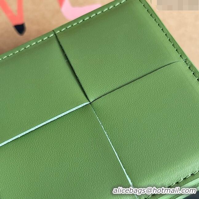 Free Shipping Bottega Veneta Cassette Bi-Fold Wallet in Intreccio Calfskin Leather 649603 Green 2024