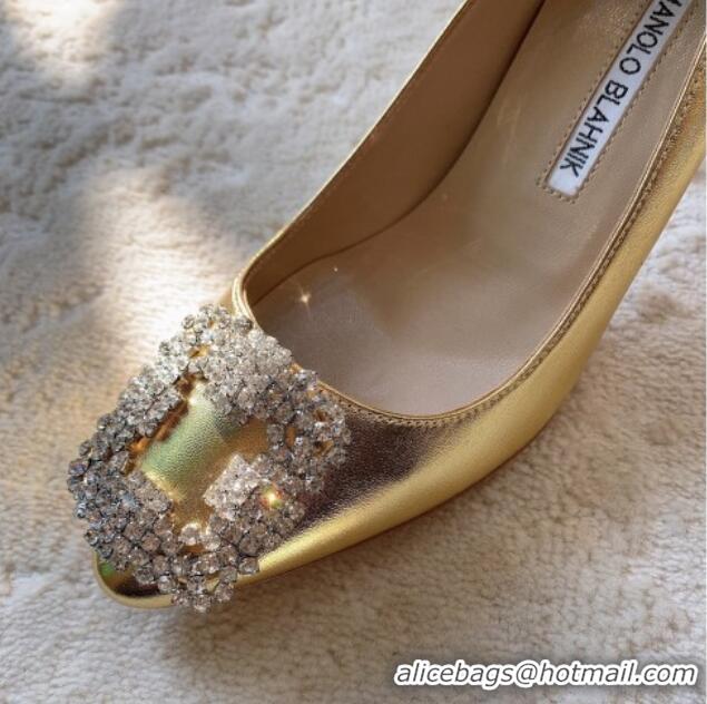 Unique Style Manolo Blahnik Classic Pumps 7cm in Metallic Leather with Crystal Buckle Gold 0228024