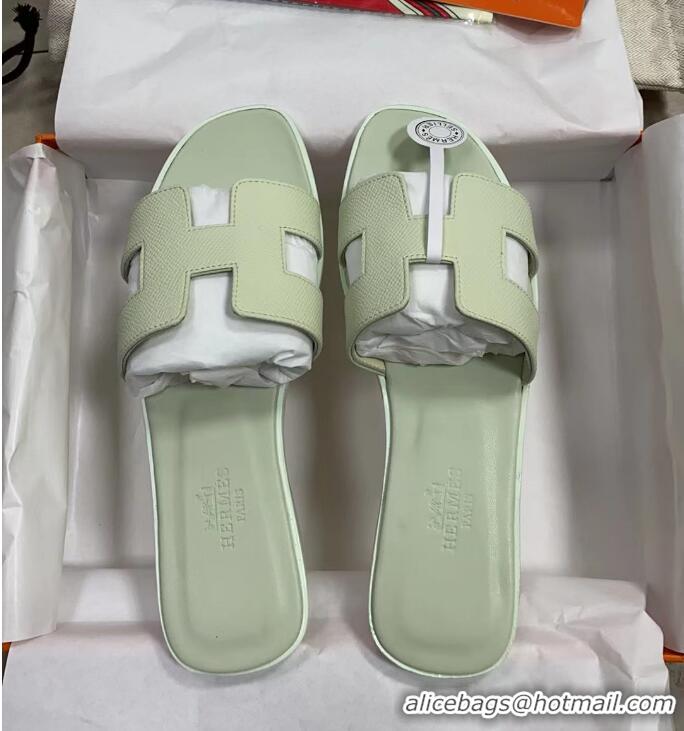 ​New Color Hermes Classic Oran Flat Slide Sandals in Palm Grained Leather 0123067 Glacier