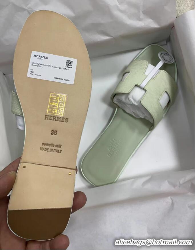 ​New Color Hermes Classic Oran Flat Slide Sandals in Palm Grained Leather 0123067 Glacier