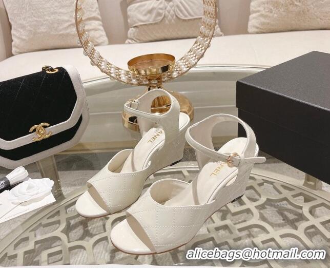 Stylish Chanel Quilted Patent Calfskin Wedge Sandals 7.5cm White 0126155