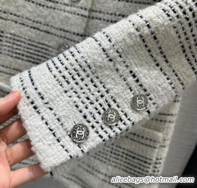 Good Looking Chanel Tweed Jacket CH031117 White/Black 2024