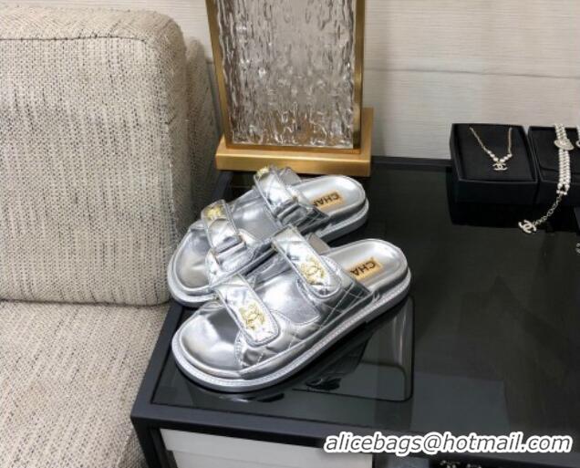 Pretty Style Chanel Metallic Oil Calfskin Flat Strap Slide Sandals with Metal CC Silver 0224061