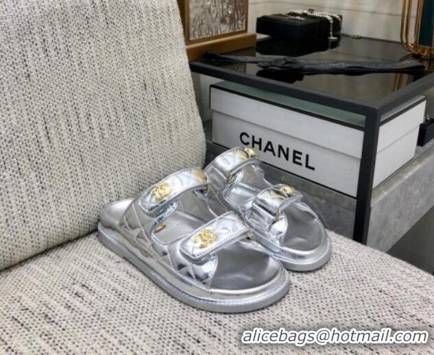 Pretty Style Chanel Metallic Oil Calfskin Flat Strap Slide Sandals with Metal CC Silver 0224061