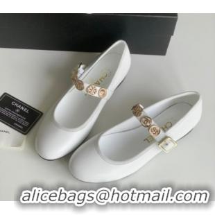 Grade Quality Chanel Mary Janes Shoes with Badge in Calfskin Leather White 031108