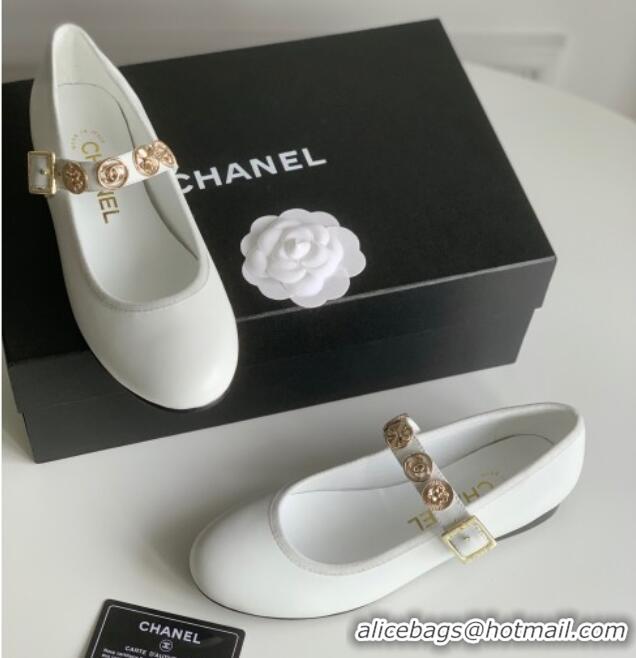 Grade Quality Chanel Mary Janes Shoes with Badge in Calfskin Leather White 031108