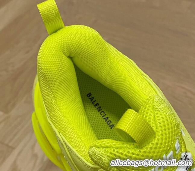 Pretty Style Balenciaga Triple S Clear Sole Trainers Sneakers in Leather and Mesh Neon Yellow 223007