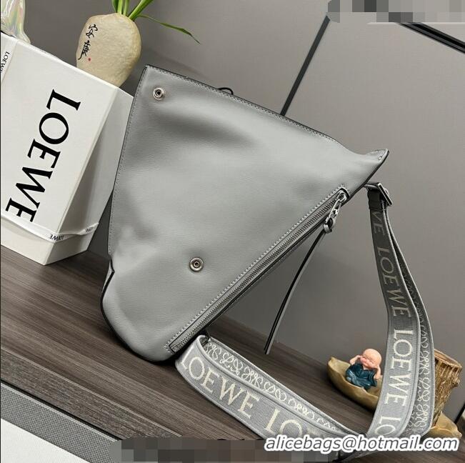 Trendy Design Loewe Men's Anton Sling Bag in supple smooth calf leather and jacquard strap 060356 Asphalt Grey 2023