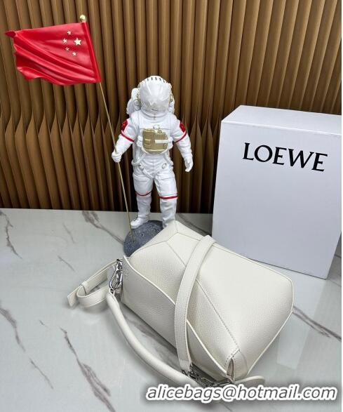 Trendy Design Loewe Small Puzzle Edge bag in Grained Calfskin 062117 White 2023