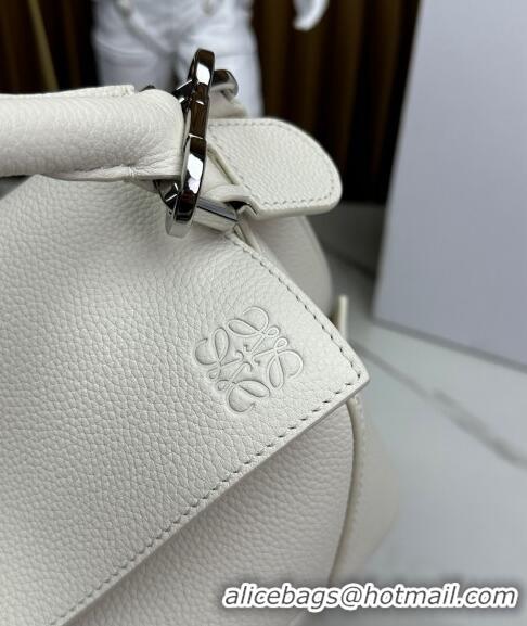 Trendy Design Loewe Small Puzzle Edge bag in Grained Calfskin 062117 White 2023