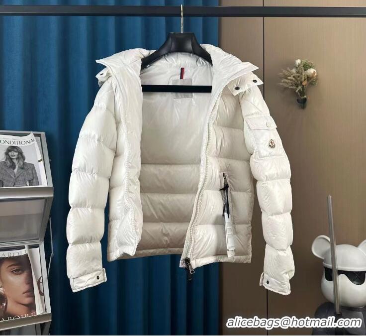 Sumptuous Discount Moncler Short Down Jacket M92028 White