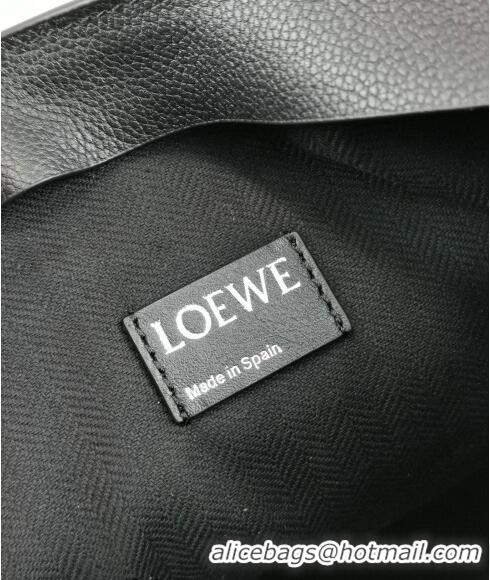 Famous Brand Loewe T Pouch in Grained Calfskin 3040 Black/Green 2024