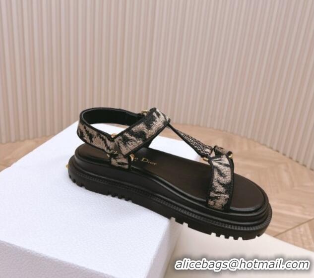 Best Product Dior D-Wave Sandal in Beige and Black Embroidered Cotton 226067