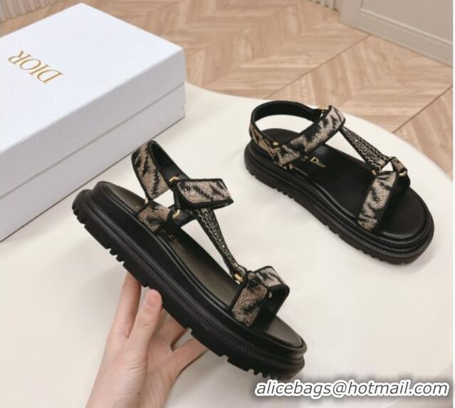 Best Product Dior D-Wave Sandal in Beige and Black Embroidered Cotton 226067