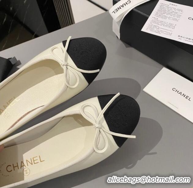 Good Quality Chanel Calfskin & Grosgrain Classic Ballet Flat White/Black 322054