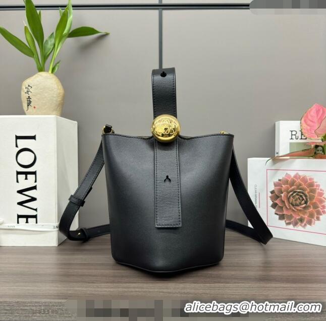 Top Grade Loewe Mini Pebble Bucket bag in mellow calfskin 062342 Black 2024