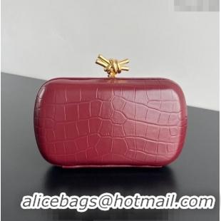 Big Discount Bottega Veneta Knot Clutch in Alligator Embossed Leather 737025 Red 2024