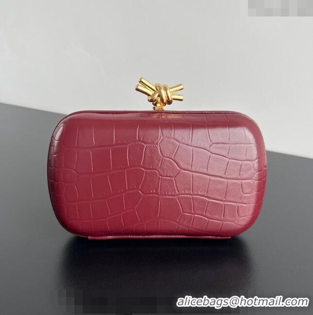 Big Discount Bottega Veneta Knot Clutch in Alligator Embossed Leather 737025 Red 2024