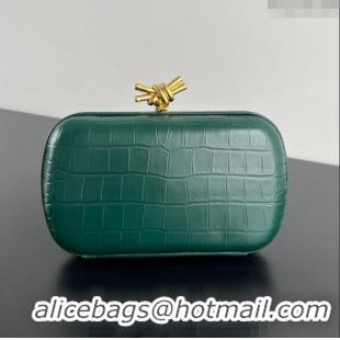 Trendy Design Bottega Veneta Knot Clutch in Alligator Embossed Leather 737025 Green 2024