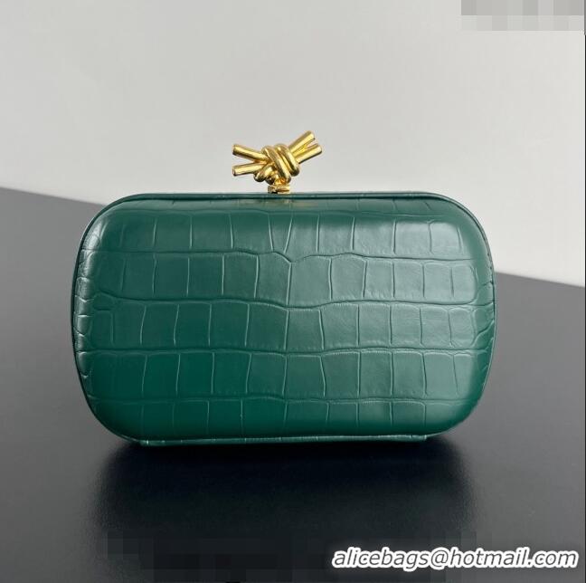 Trendy Design Bottega Veneta Knot Clutch in Alligator Embossed Leather 737025 Green 2024