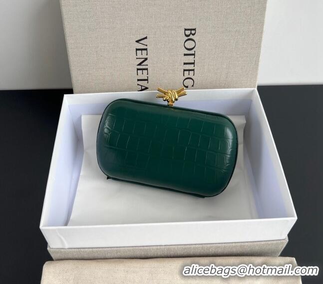 Trendy Design Bottega Veneta Knot Clutch in Alligator Embossed Leather 737025 Green 2024