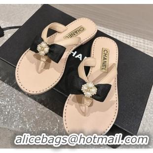 Stylish Chanel Calfskin Flat Slide Thong Sandals with Pearls Bow Beige 322117